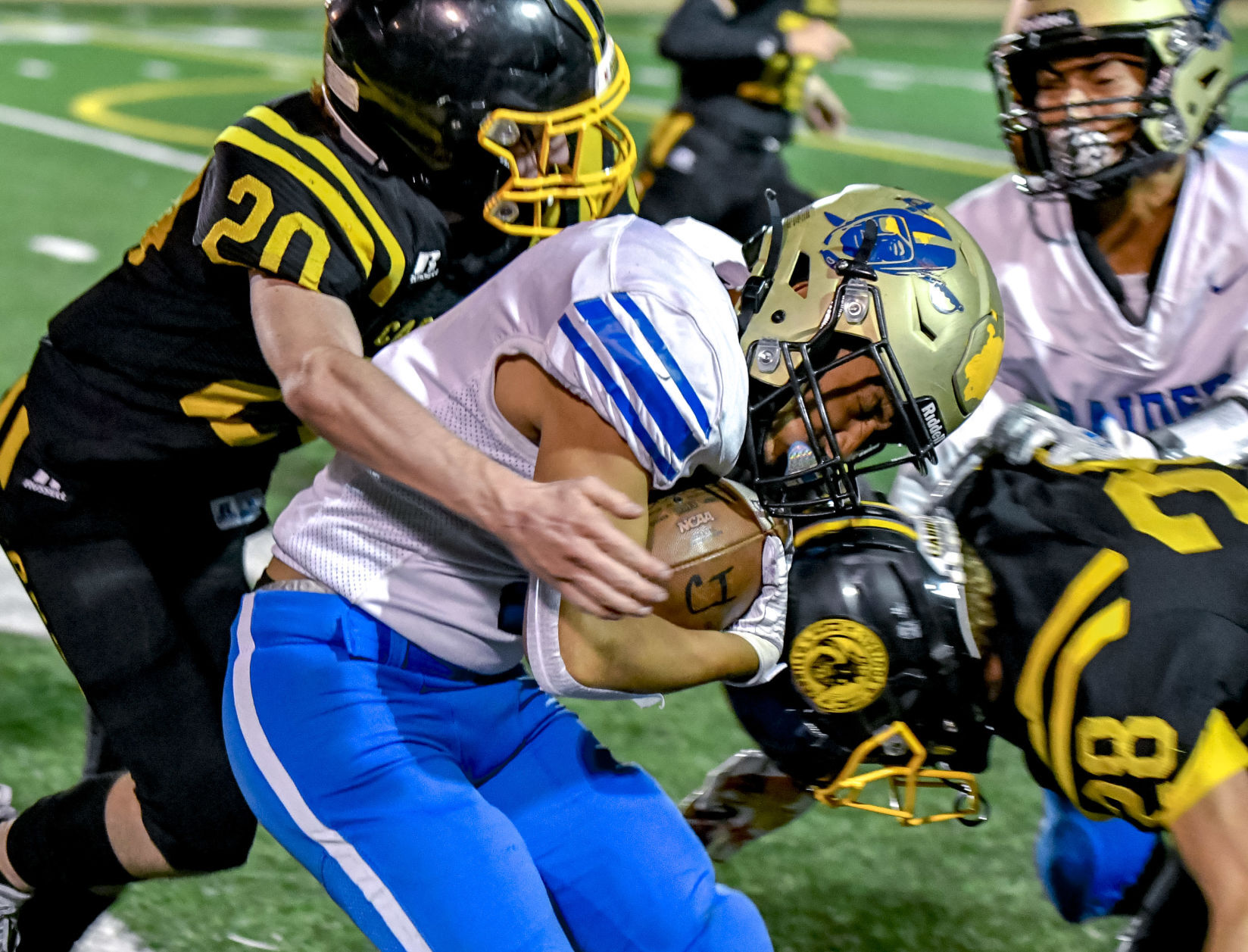 101521 CI Cabrillo football 06.JPG